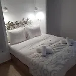 Villa E & E *