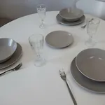 E & E * Kamári