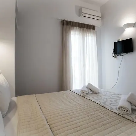 E & E * Камари